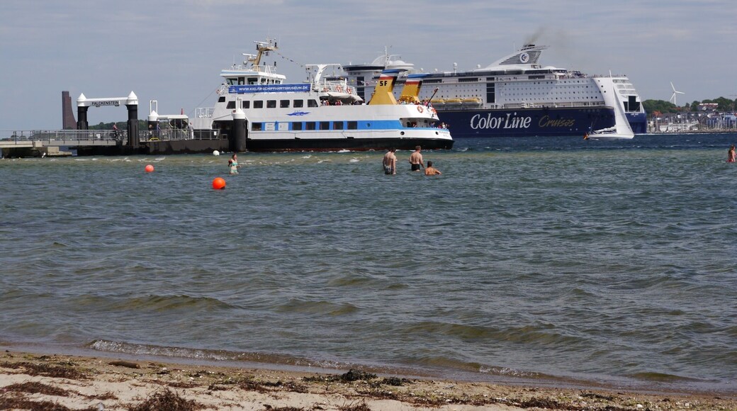 When the Color Line meets the ferry on a summer day - it’s 2 pm!