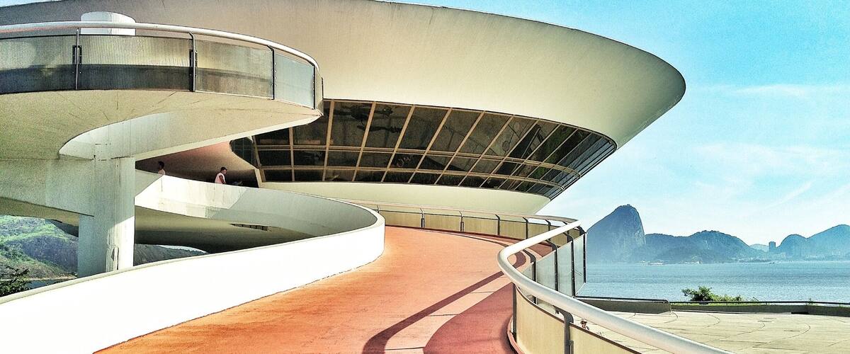#brazil #rio #niteroi #museums #oscarnienmyer #2013 #art #contemporaryart #architecture
