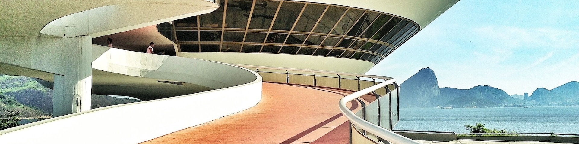 #brazil #rio #niteroi #museums #oscarnienmyer #2013 #art #contemporaryart #architecture