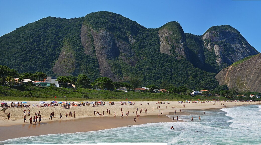 Itacoatiara beach