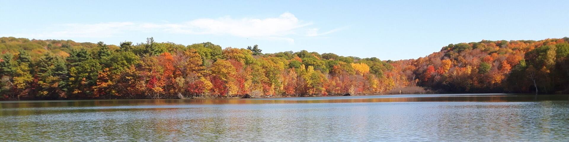 Hiking at Mont-Bruno.
"Seigneurial" lake.