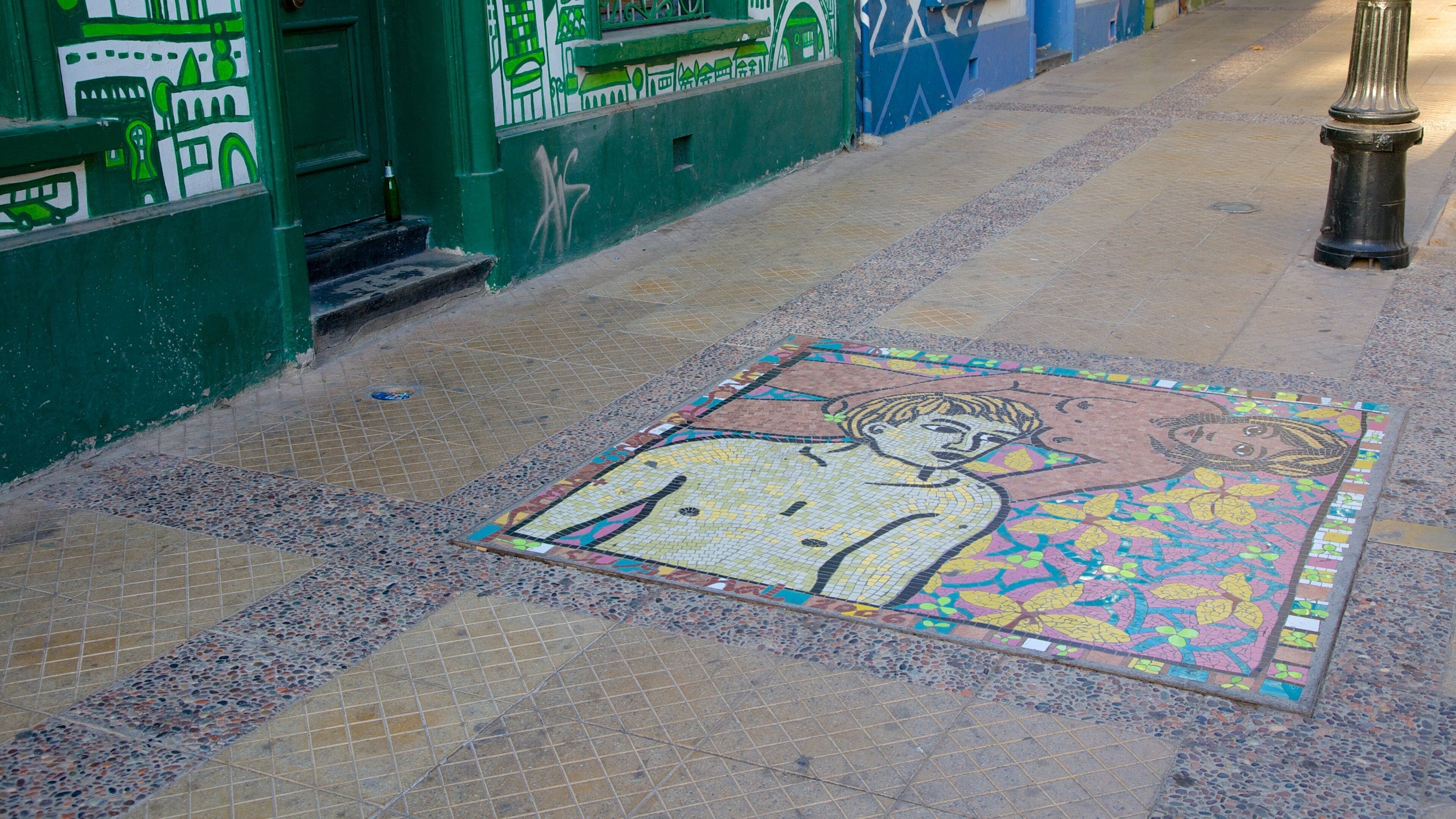 Bellavista showing outdoor art and street scenes