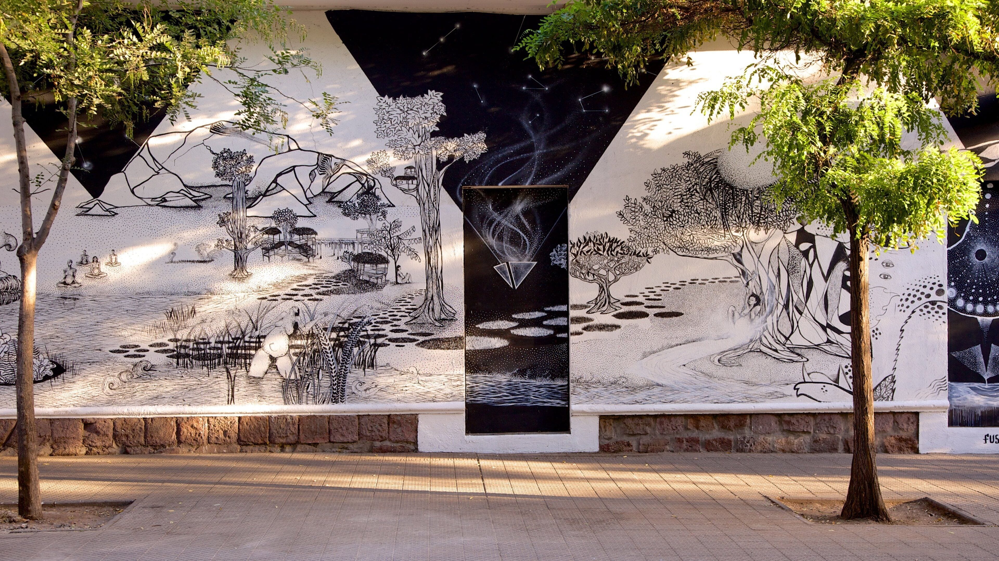 Bellavista showing street scenes and outdoor art