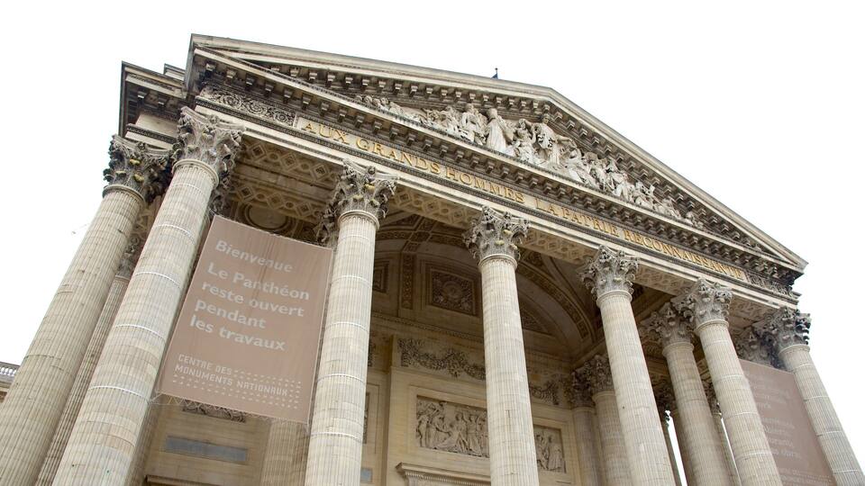 The facade of the Grand Palais with columns and sculptures.