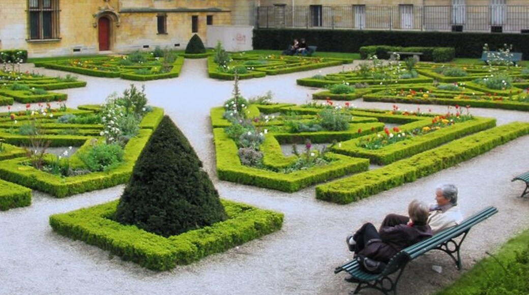 Rue des Nonnains d'Hyères, Paris, France
