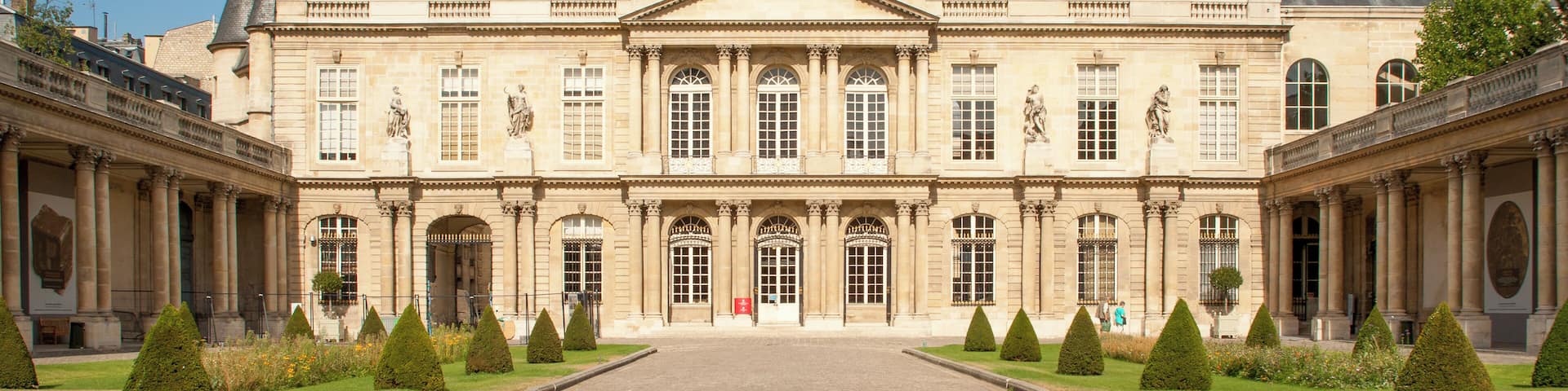 This building is en partie classé, en partie inscrit au titre des Monuments Historiques. It is indexed in the Base Mérimée, a database of architectural heritage maintained by the French Ministry of Culture, under the reference PA00086155 .