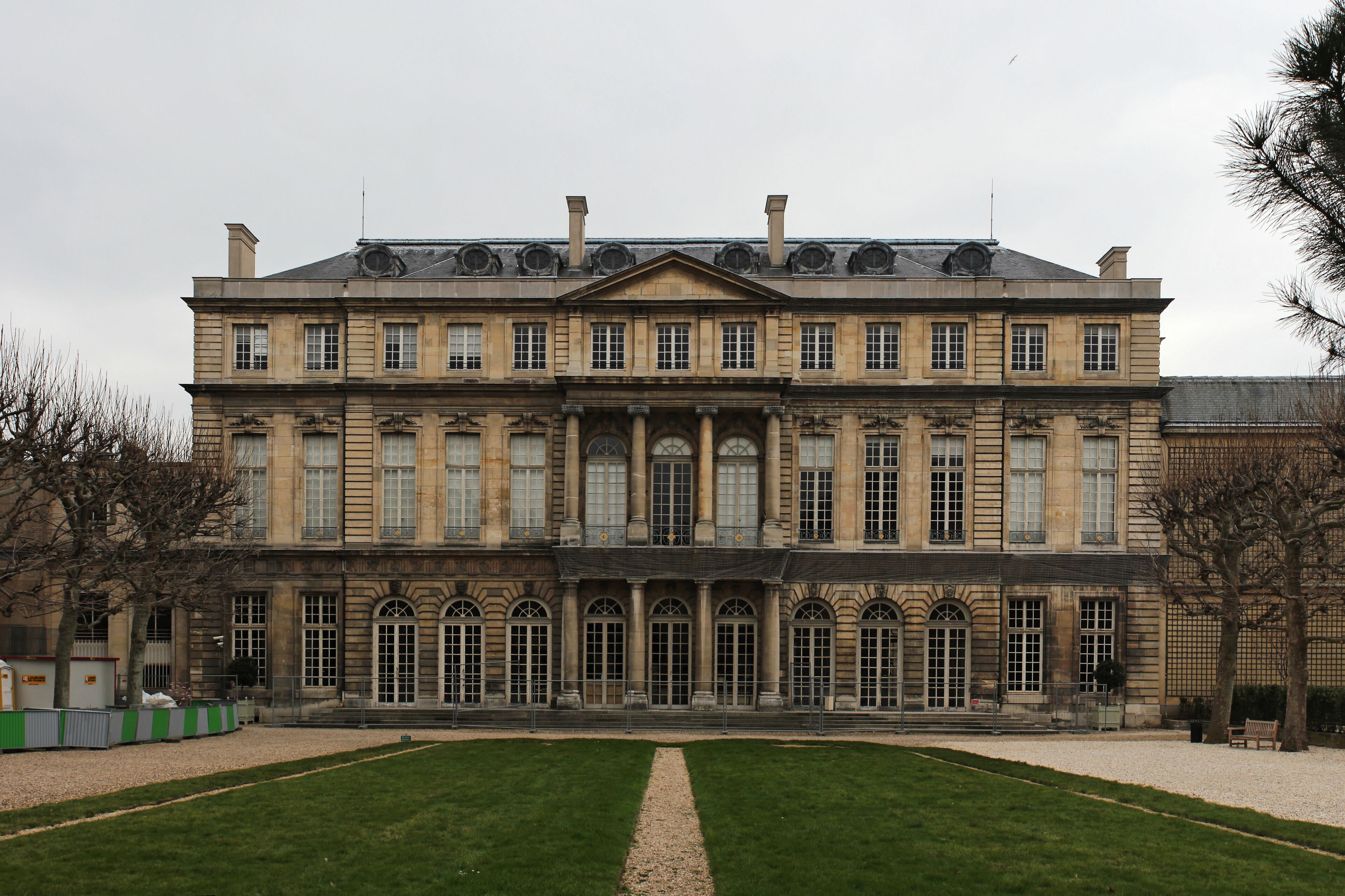 English: Garden facade of the Hotel de Rohan, Paris.