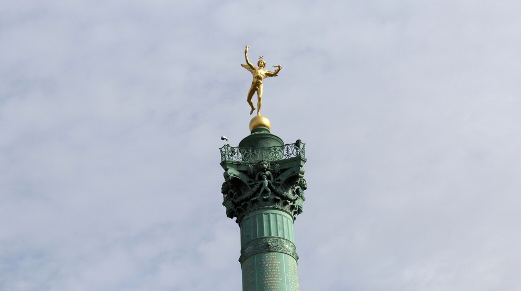 This building is indexed in the Base Mérimée, a database of architectural heritage maintained by the French Ministry of Culture, under the reference PA00086253 .