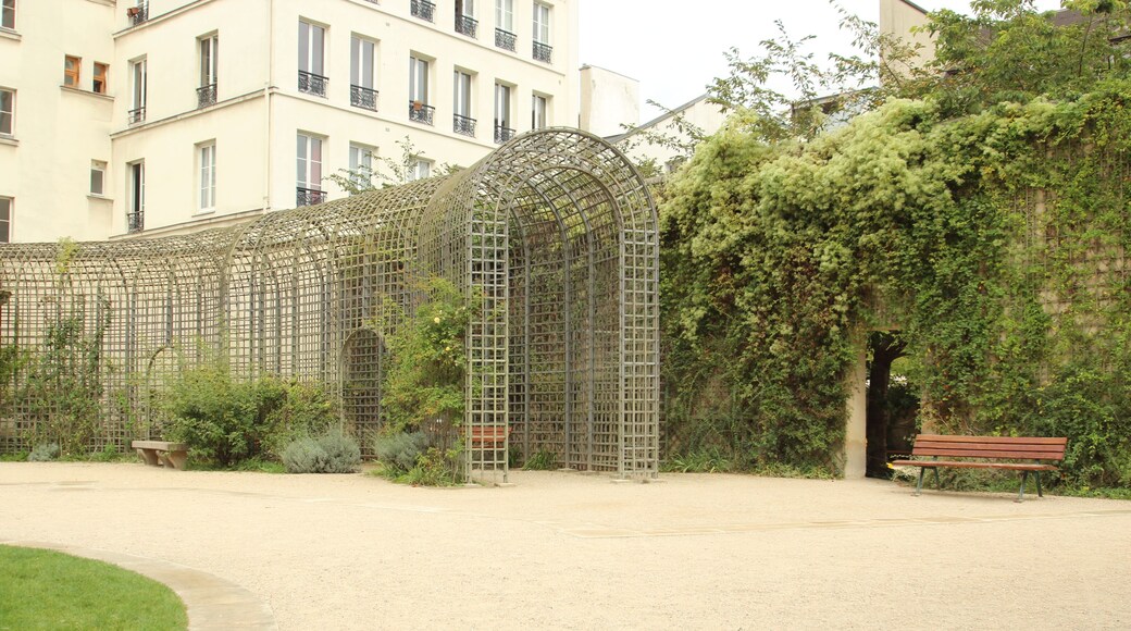 Anne-Frank garden in Paris, France.