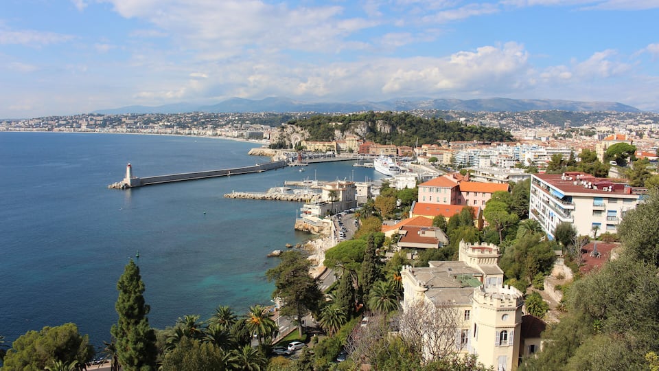 Ницца. Вид на город и порт с бульвара Карно.