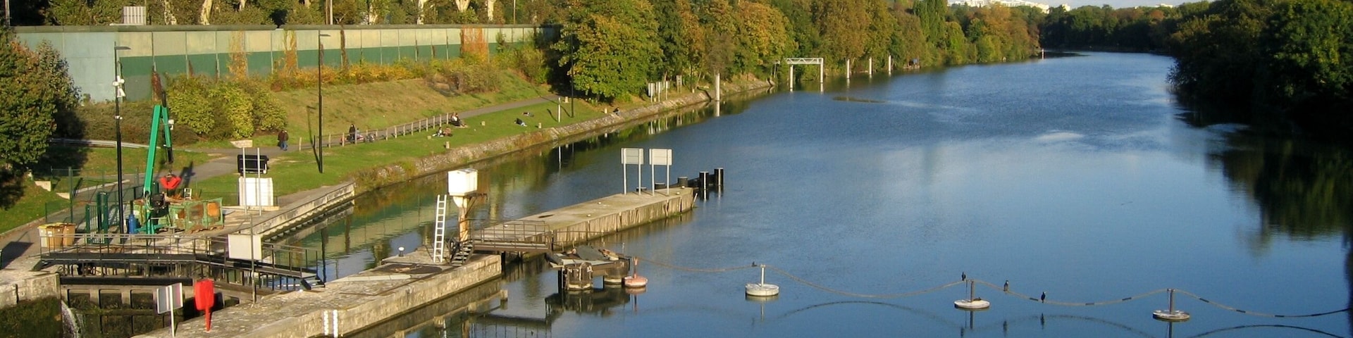 La Marne et sa dernière écluse à hauteur de Maisons-Alfort, la confluence avec la Seine n'est distante que de quelques centaines de mètres.