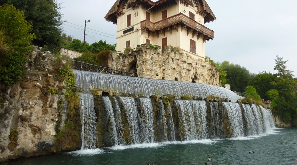 This building is inscrit au titre des Monuments Historiques. It is indexed in the Base Mérimée, a database of architectural heritage maintained by the French Ministry of Culture, under the reference PA06000018 .