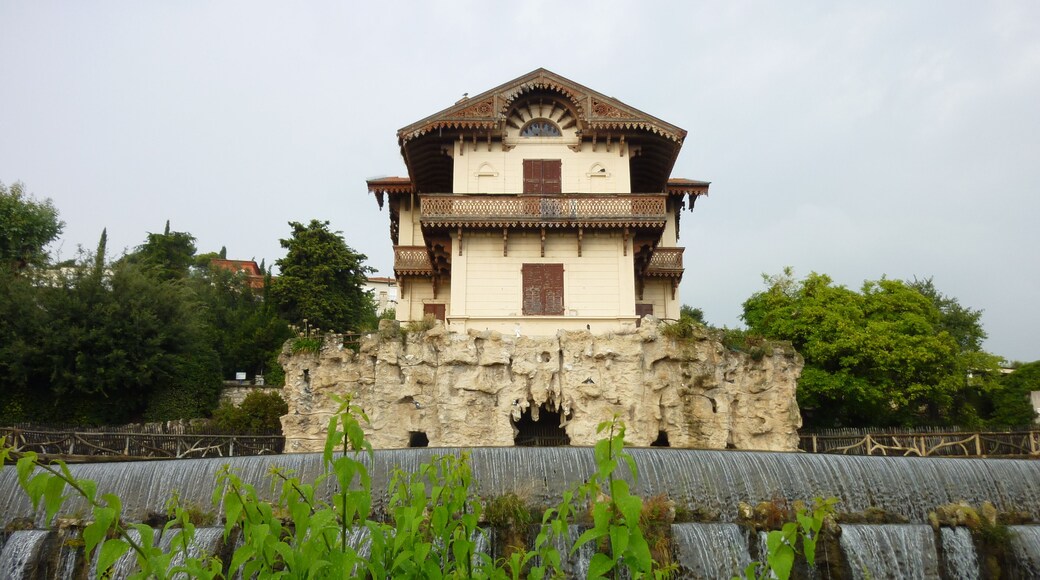 This building is inscrit au titre des Monuments Historiques. It is indexed in the Base Mérimée, a database of architectural heritage maintained by the French Ministry of Culture, under the reference PA06000018 .