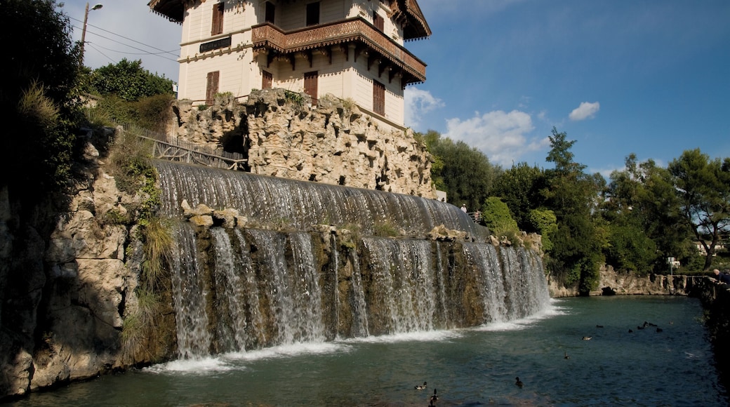 This building is inscrit au titre des Monuments Historiques. It is indexed in the Base Mérimée, a database of architectural heritage maintained by the French Ministry of Culture, under the reference PA06000018 .