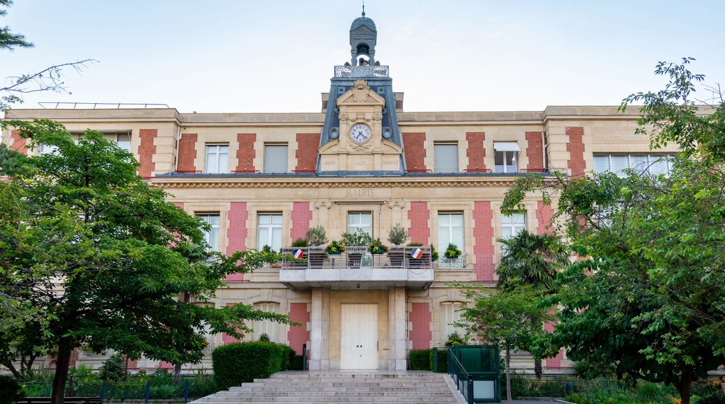 Vue extérieure de l'hôtel de ville d'Alfortville, France. Alfortville est une commune située dans le département du Val-de-Marne en région Île-de-France, au sud-est de Paris