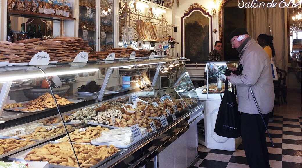 I wandered around Marseille for a place like this! Beautiful pastries, cookies, sweets and chocolate! A must see in Marseille.