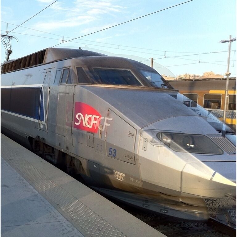 French trains TGV so fast and comfortable. 316 km in one hour and 40 minutes from Marseille to Lyon...
The record speed was reached in 2007 hitting 574,8 km per hour