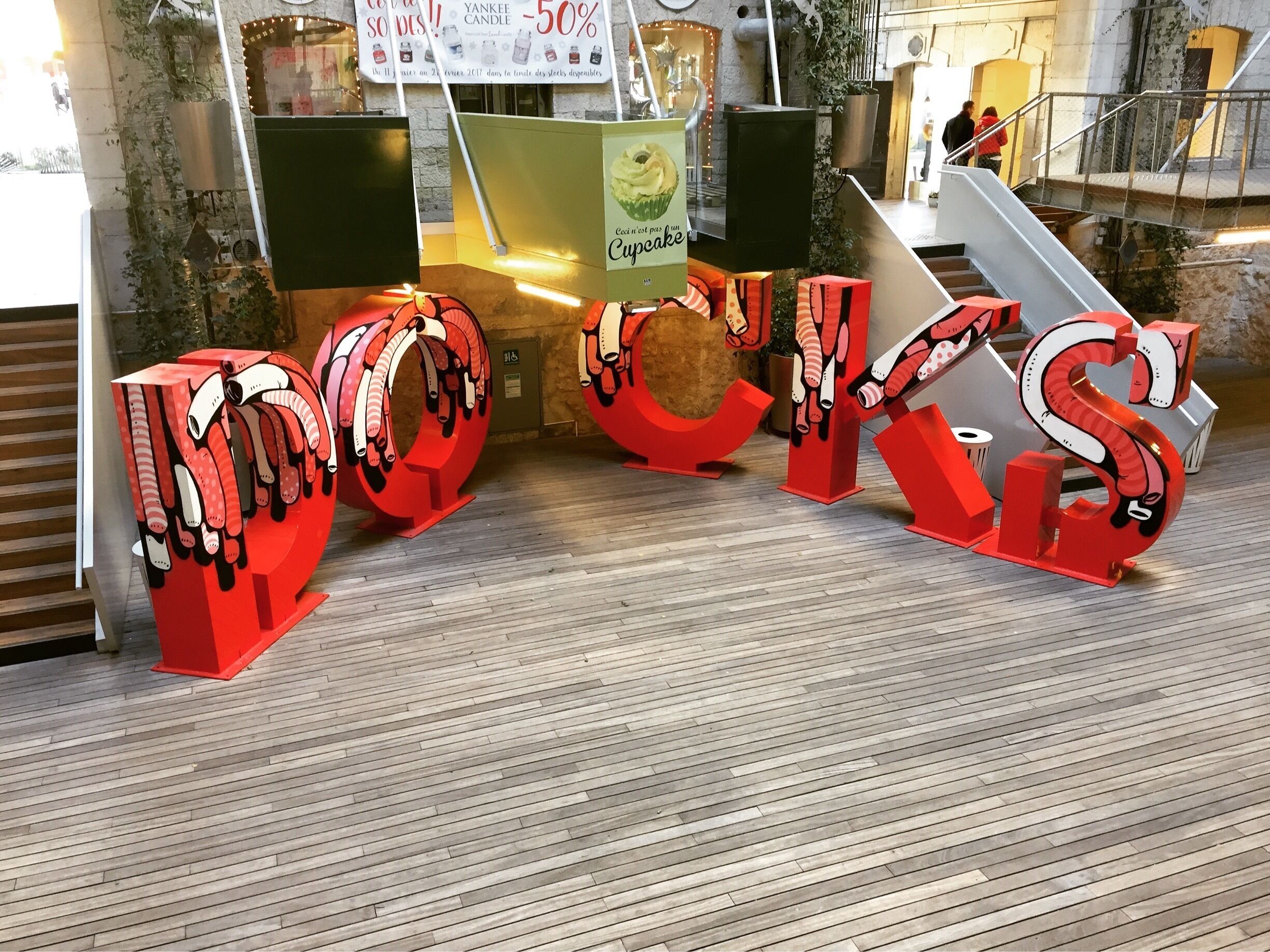 The Dock of Joliette.
Beautiful little galleries, design, chic and simple.