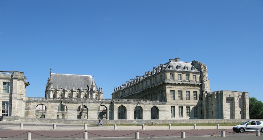 Well worth a trip but allow yourself time to enjoy the amamzing story and the scupltures and finds inside.