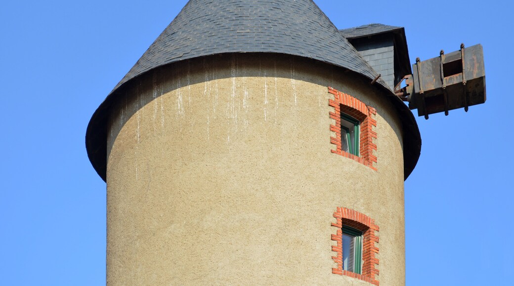 This building is indexed in the Base Mérimée, a database of architectural heritage maintained by the French Ministry of Culture, under the reference PA00108808 .
