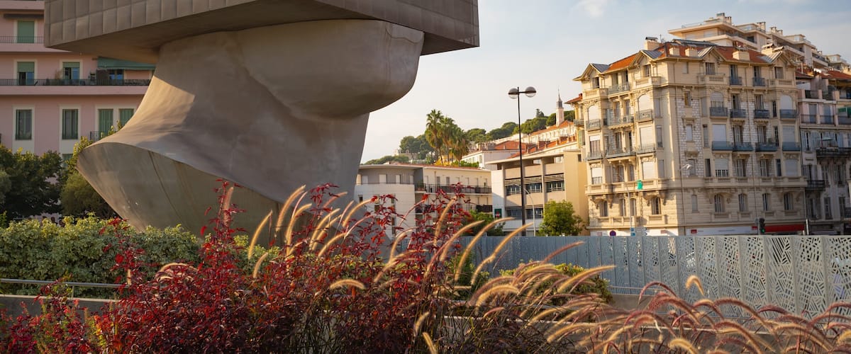 Cimiez which includes wildflowers, outdoor art and a garden