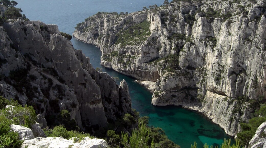 A callanque is a unique landscape: a small sand beach surrounded by giant cliffs. Most are not accessible by cars or motorbike so you have to walk to access such places.