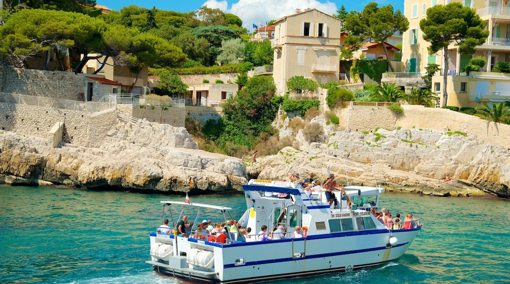 Cassis showing boating, a coastal town and rocky coastline