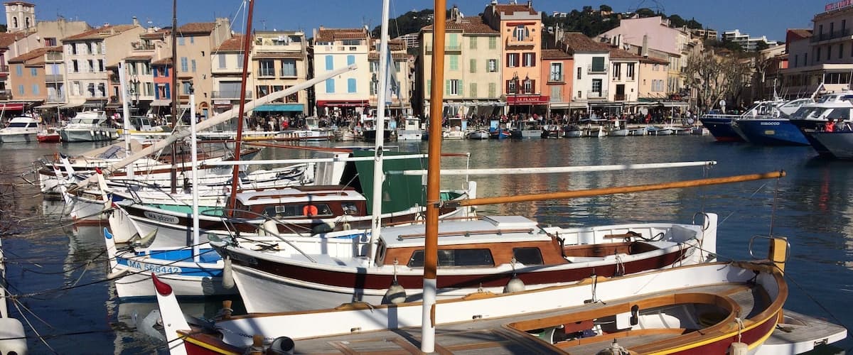 Le petit port de Cassis (bouches du Rhône).