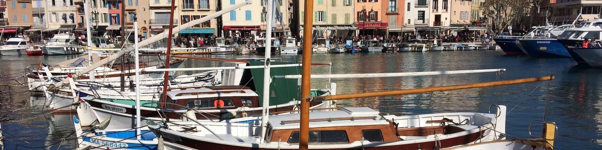 Le petit port de Cassis (bouches du Rhône).