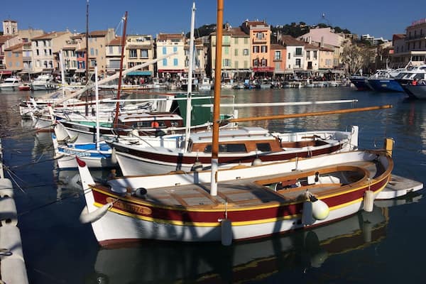 Le petit port de Cassis (bouches du Rhône).