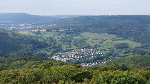 Panoramic view from the tower of Atzelberg to the west.