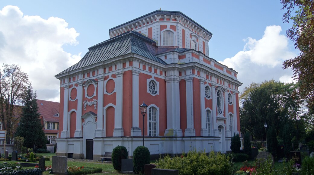 This is a photograph of an architectural monument. It is on the list of cultural monuments of Berlin, no. 09050466