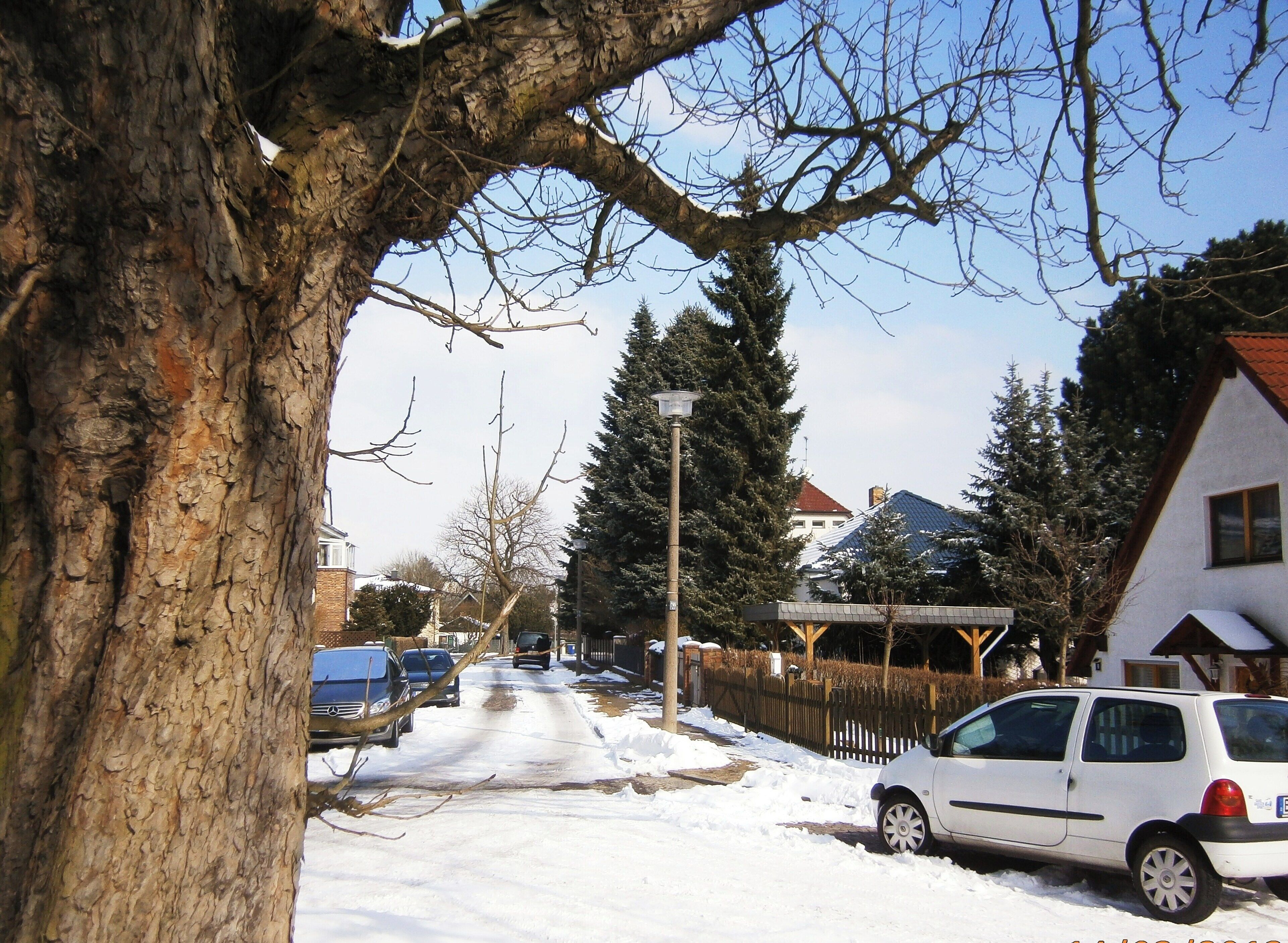 Margaretenaue ist eine Straße im Ortsteil Berlin-Französisch Buchholz (hier in Blickrichtung: Nord)