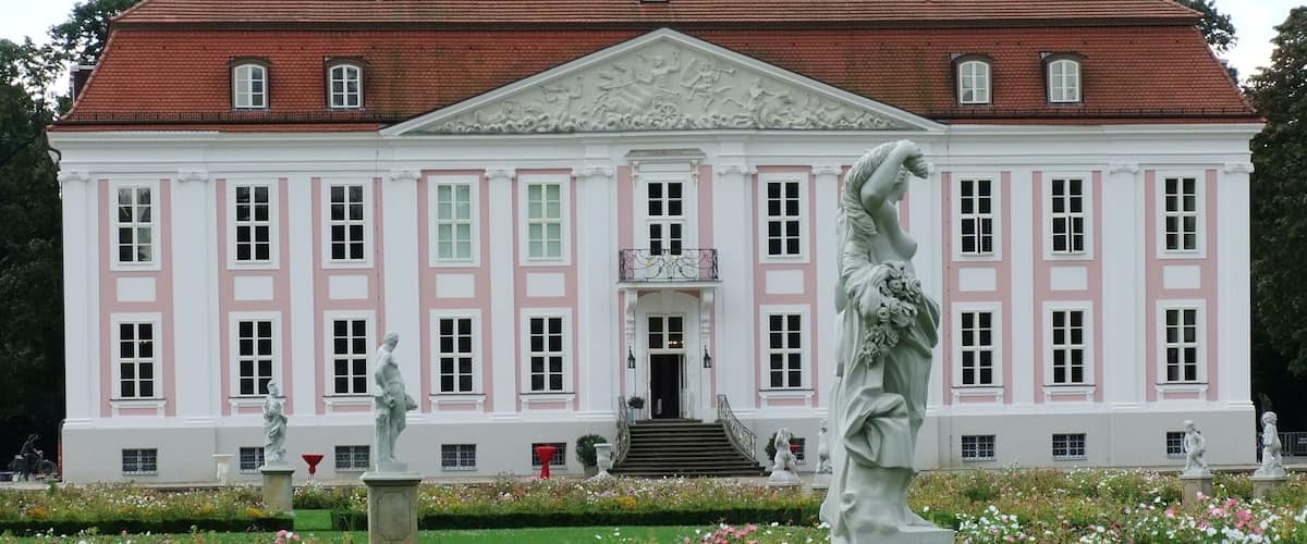 Denkmalliste Berlin OBJ-Dok-Nr.: 09040162 - Berlin Friedrichsfelde Am Tierpark, Schloß Friedrichsfelde, 1695 von Johann Arnold Nering, Umbau 1719 von Martin Heinrich Böhme (Gesamtanlage)