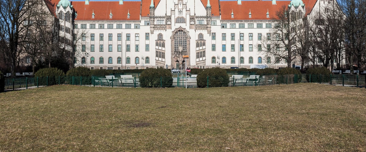 The local court of Wedding (Berlin) was built in 1901-1906, designed by Rudolf Mönnich and Paul Thoemer in neo-gothic style.