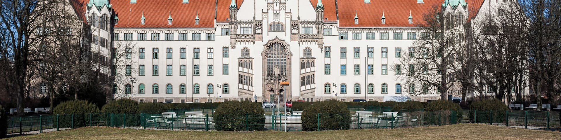 The local court of Wedding (Berlin) was built in 1901-1906, designed by Rudolf Mönnich and Paul Thoemer in neo-gothic style.