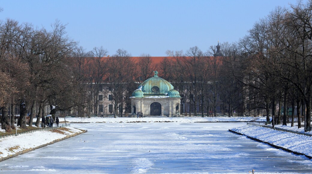 Hubertusbrunnen, Munich