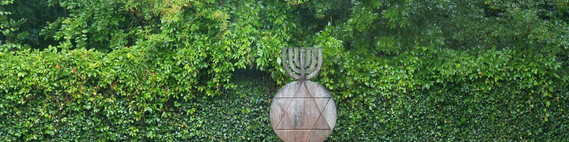 I was inicially very undecided about posting these 4 photos about Dachau Concentration Camp. I didn't want them to be just "another" set of photos in a stream that I consider to be my travel memories, as if they were nothing more than a "I was here" statement. In the end I decided to post them, as I feel that too much exposure is never too much if there are still, out there, plenty of people not asking themselves "how could this happened?". I have friends who complaint about the overexposure and overuse of the Holocaust by Jewish people, saying that everyone already knows what happened. One look at the exhibition in Dachau Concentration Camp makes me realize that the majority of the population still needs to feel that punch in the stomach that we get when passing our eyes through the horror of the stories told there, stories that really happened to human beings that were no different from the humam beings who perpetrated those horrors. Thus, this is my simple homage to those who fell and suffered, hoping that such thing will never stain world history again.