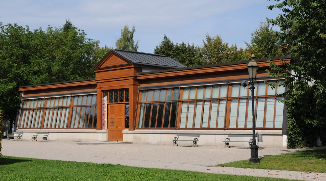 Ismaning que inclui cenas de rua