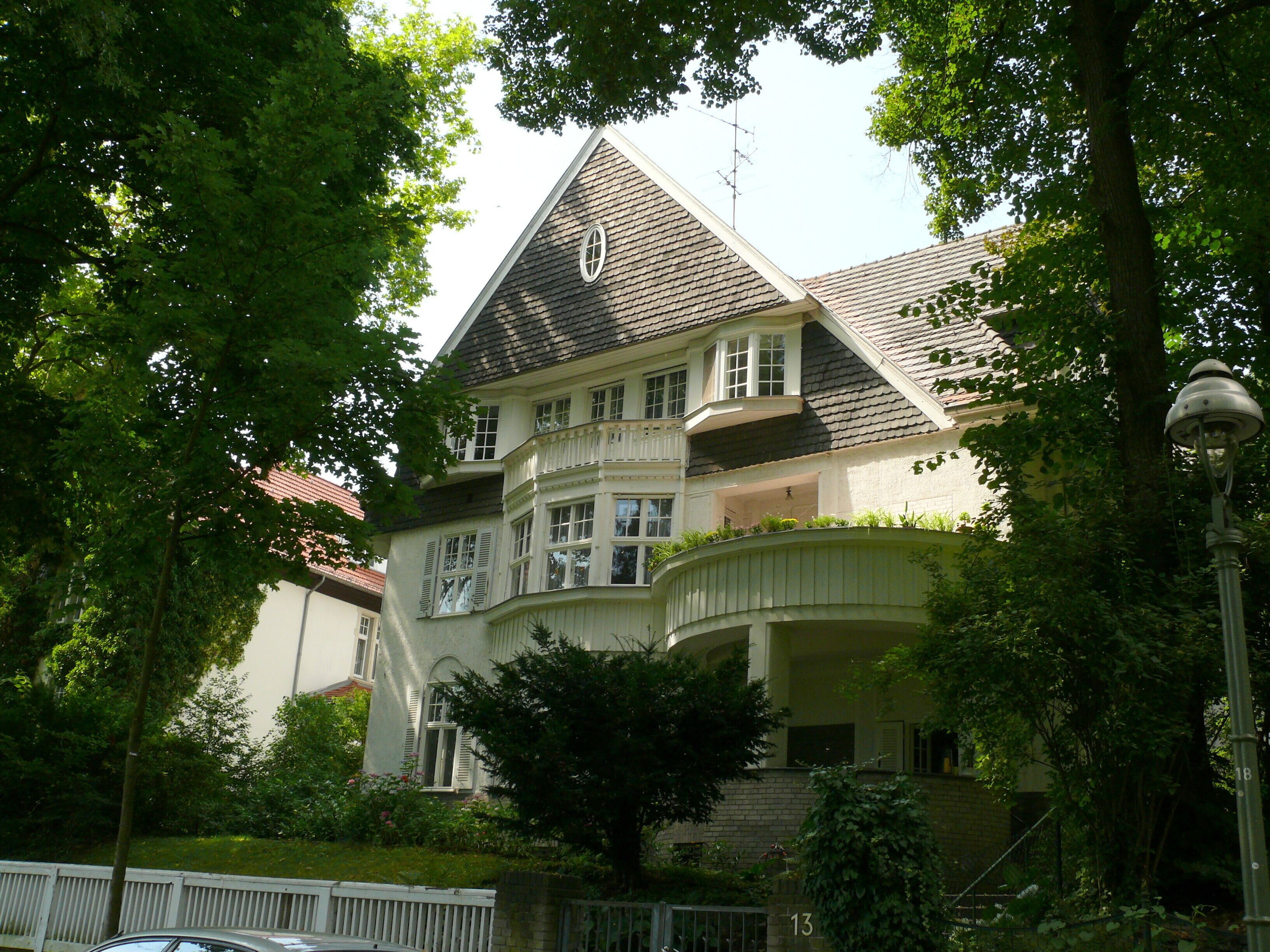 Berlin-Nikolassee An der Rehwiese 13 This is a picture of the Berliner Kulturdenkmal (cultural monument) with the ID 09075219