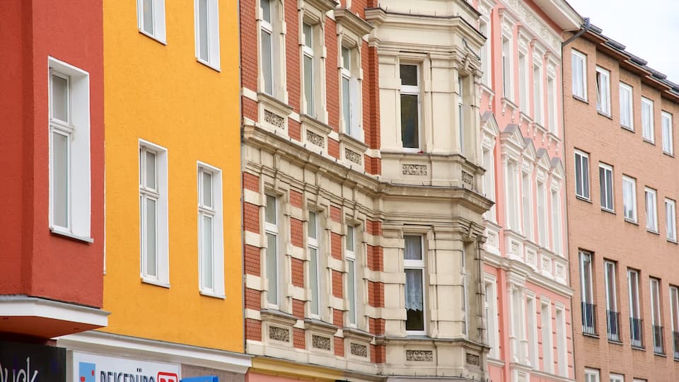 Neukölln fasiliteter samt hus og by