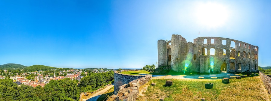 Königstein im Taunus, Burg und Panorama über die Stadt