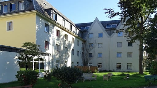 Rheindorfer Burg in Walberberg: view of a part of the building complex on the south side