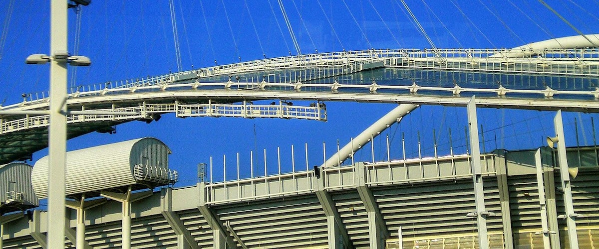 Modern Greek architecture and style is not all that similar to the ancient ruins, yet not all that different.