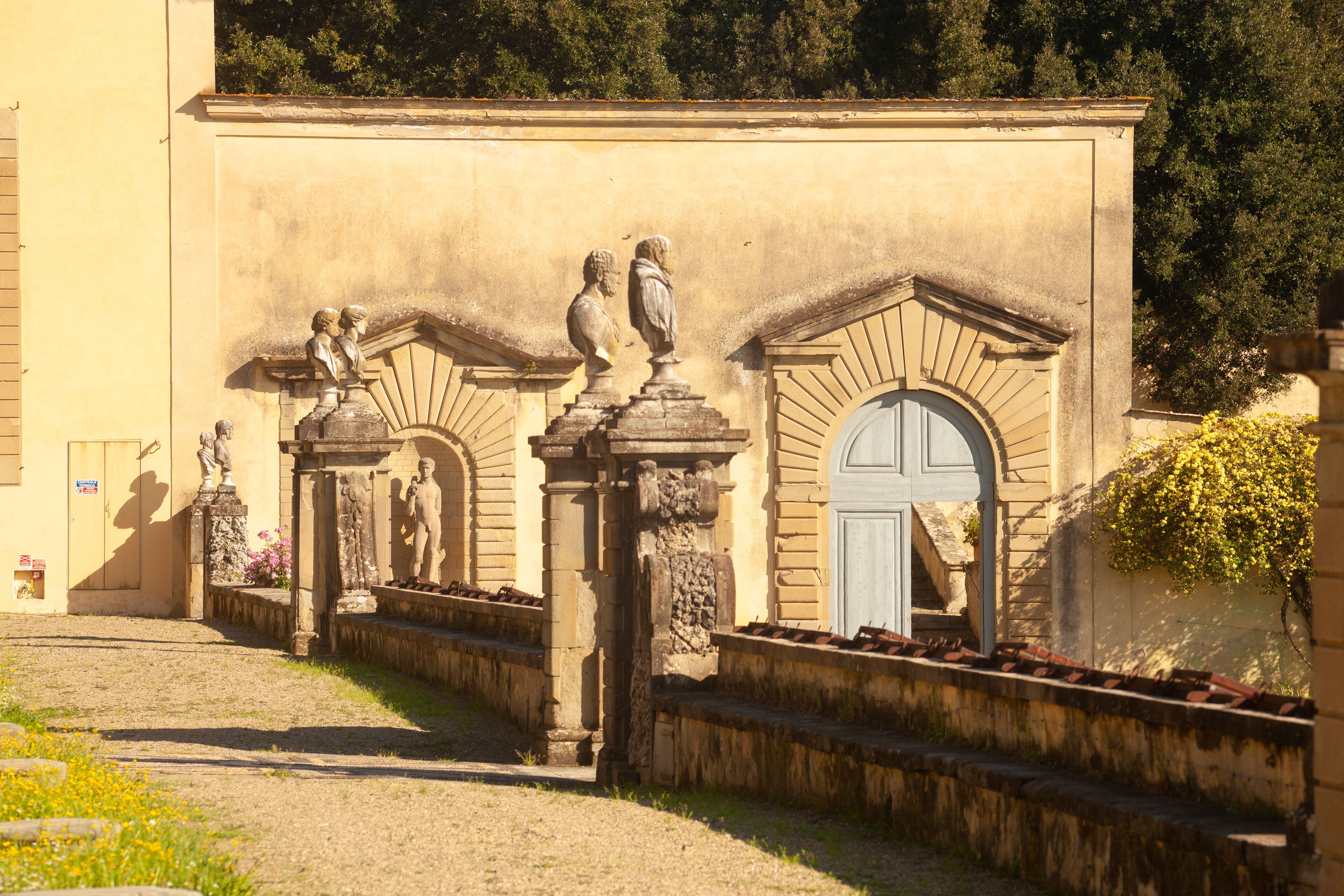 Italia, Toscana, Firenze, il parco di Villa Reale a Castello (Sesto Fiorentino). Una delle ville Medicee della zona, sede dell'Accademia della Crusca.
