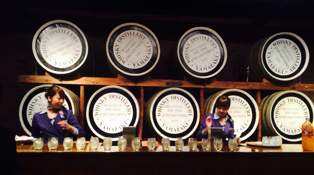 Look how fancy is their tasting room. I wouldn't mind spending all day drinking whisky. I couldn't agree more they're the best single malt of 2014. Cheers!