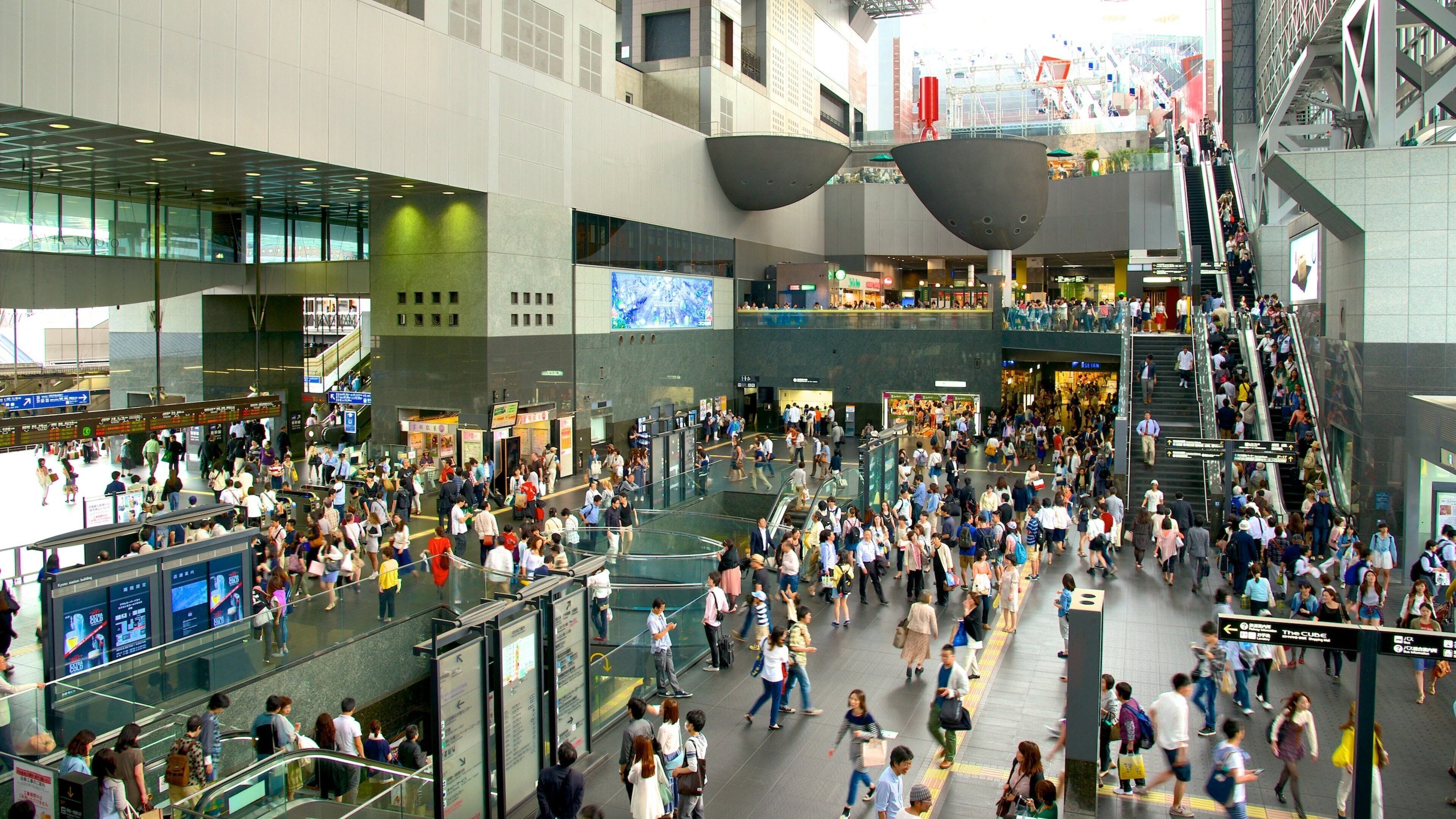 京都 フィーチャー 屋内の眺め と 都市 及び 大勢の人々