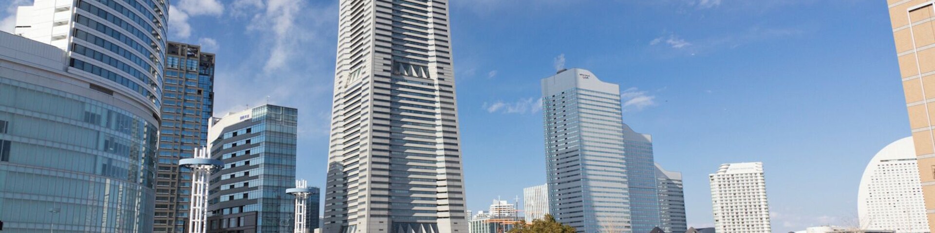 桜木町駅前 / St. Sakuragi-cho