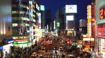 Shinjuku featuring yökuvat, kaupunki ja katunÀkymÀt