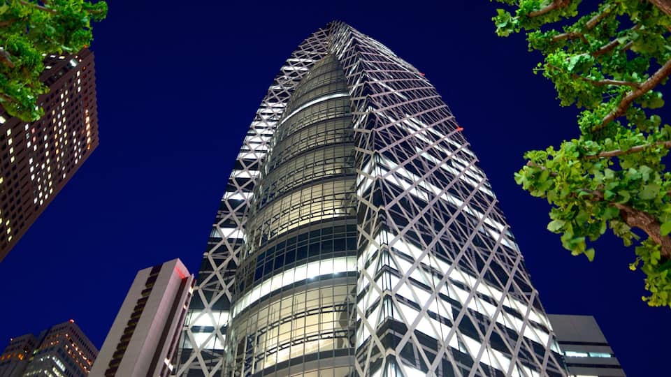 Shinjuku showing skyline, city views and a high-rise building